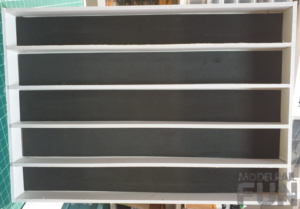 Bandeja para transportar trenes. laterales unidos