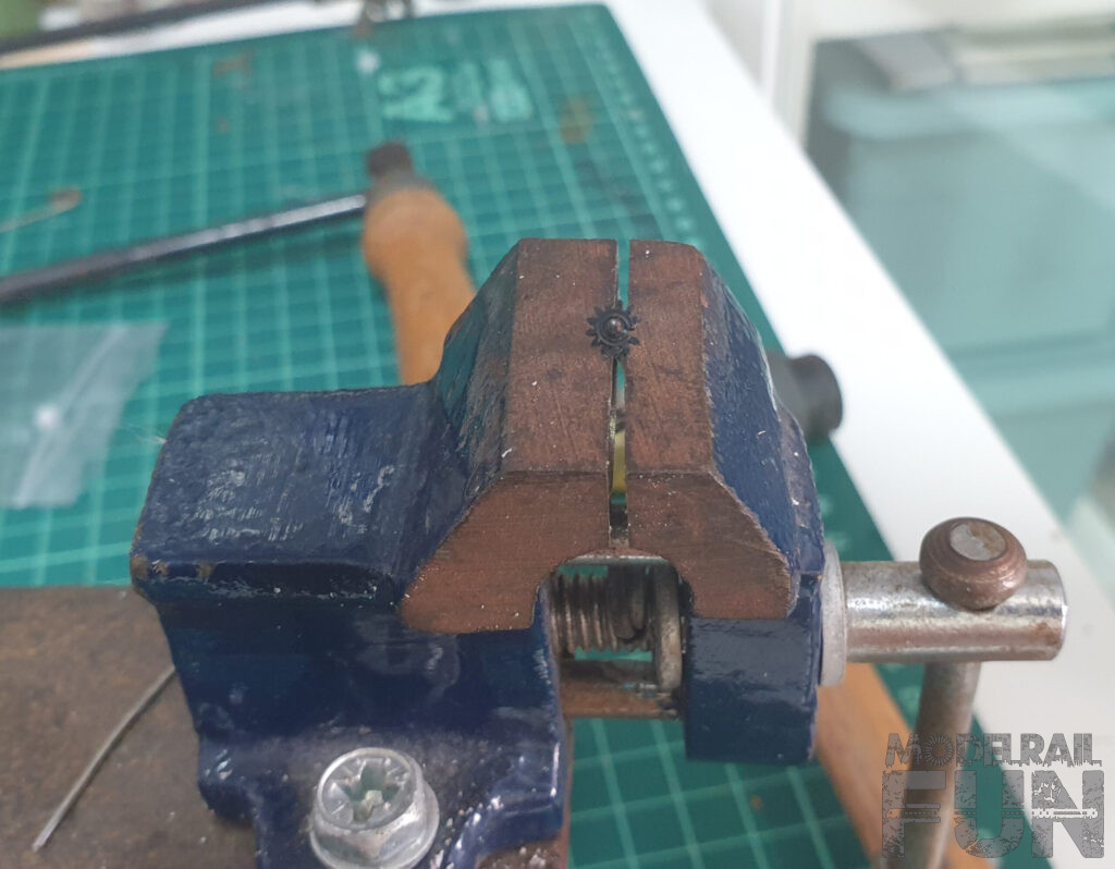 Cambio piñon defectuoso automotor, piñon roto